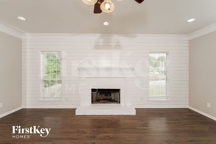 Building Photo - 3030 Weatherford Dr