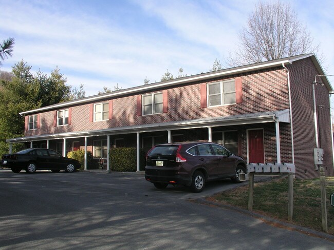 Primary Photo - 1117 E Main St