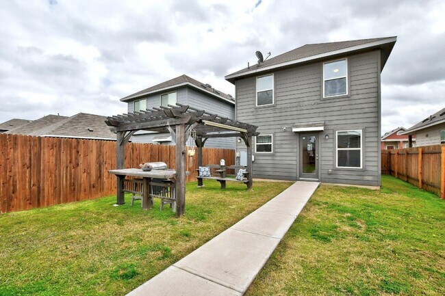 Building Photo - 4616 Inicio Ln