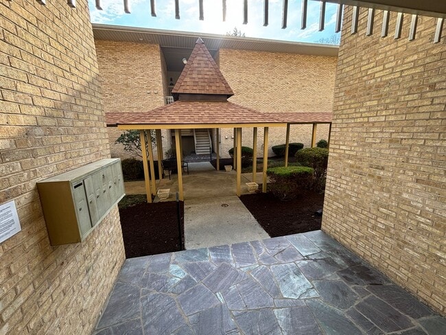 Building Photo - 5260 Crossbow Cir