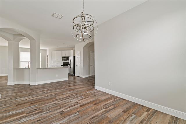 Building Photo - 14728 Riverside Dr