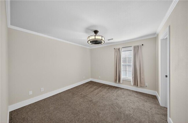 Building Photo - 1221 Chancery Ln