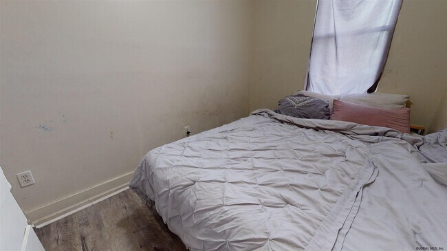 Building Photo - 65 West St