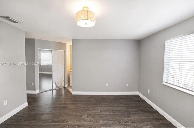 Building Photo - 11840 SW 99th St