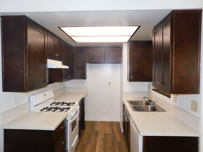Building Photo - 4821 King Cir