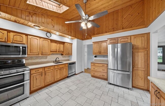 Building Photo - 8 Badami Dr