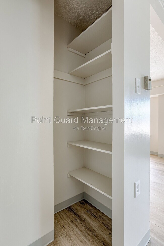 Building Photo - 7460 Graceland Dr