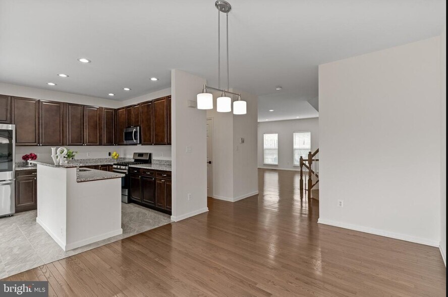 Building Photo - 13258 Maple Creek Ln