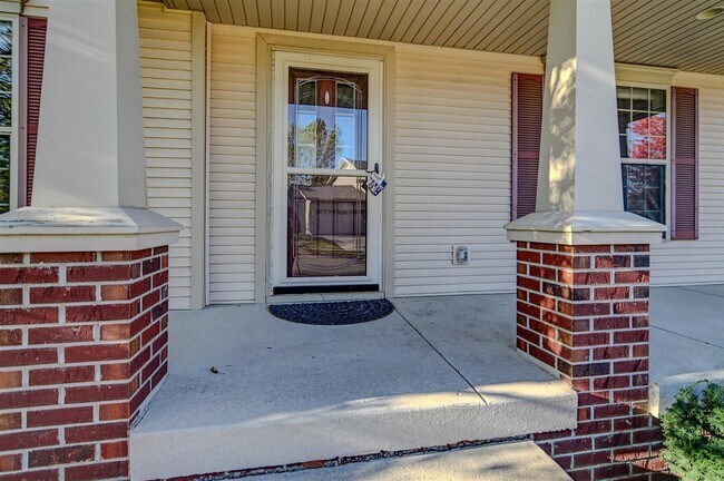Building Photo - 2633 Koshkonong Way