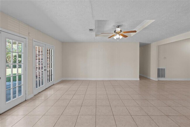 Building Photo - 5818 Silver Frst Dr