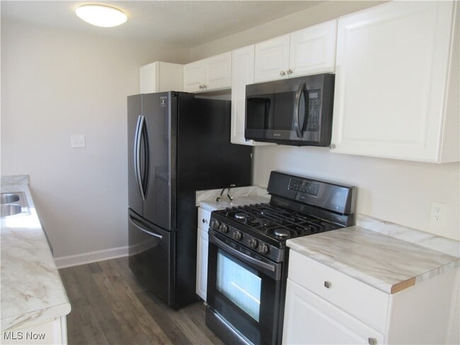 Building Photo - 12009 Summerland Ave