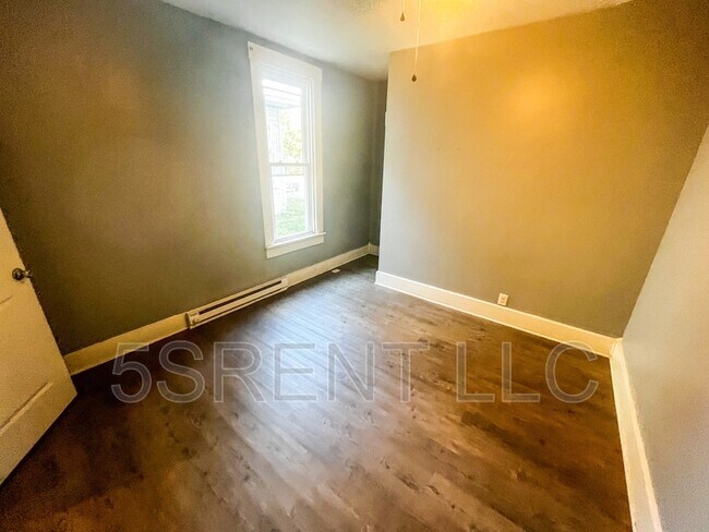 Building Photo - 406 Gray Ave