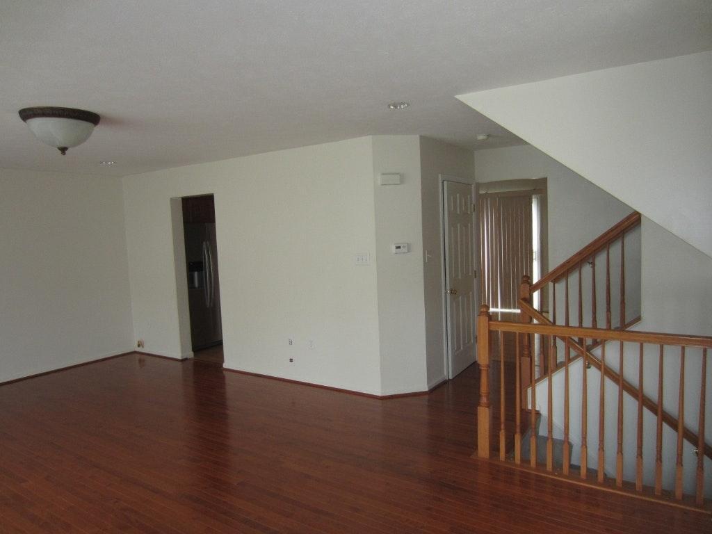 Building Photo - 188 Blue Grass Cir