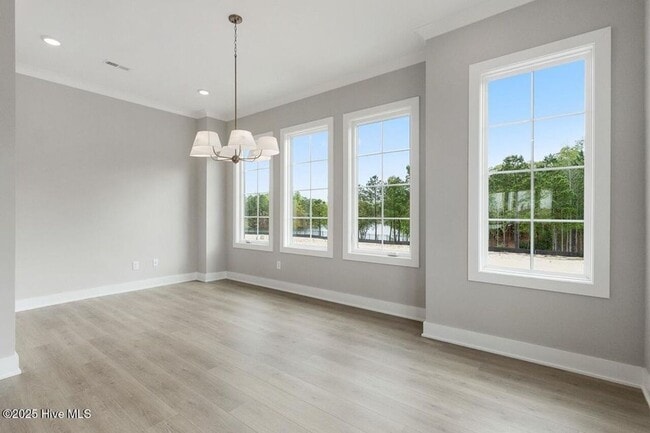 Building Photo - Brand new georgous 4 bed 3.5 bath townhome...