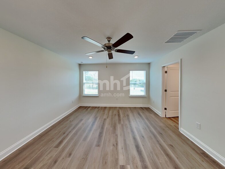 Building Photo - 1060 Grafton Ridge Dr