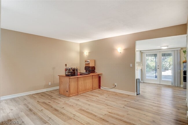 Building Photo - 2408 El Cortez Ave