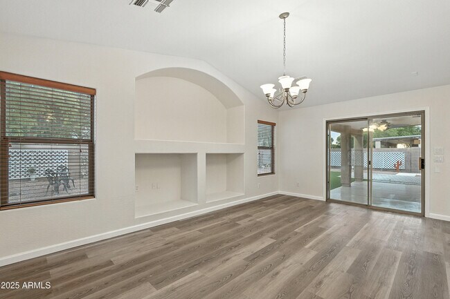 Building Photo - 5307 W Morten Ave