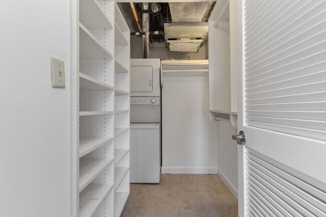 Building Photo - 1501 Clairmont Rd