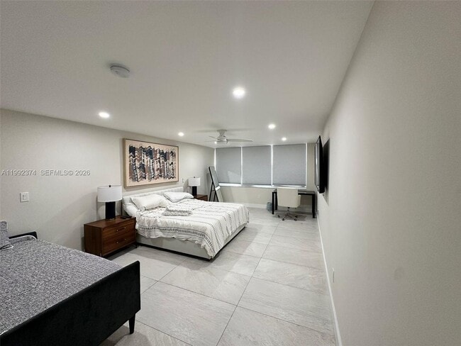 Building Photo - 2751 S Ocean Dr
