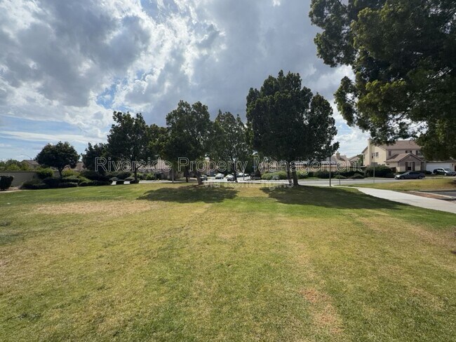 Building Photo - 22248 Silverbell Ln