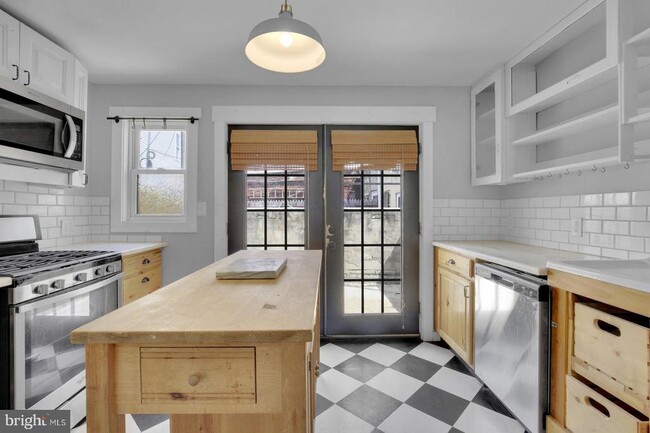Building Photo - 203 Wilder St