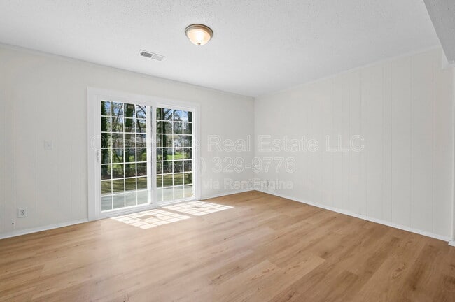 Building Photo - 4410 Carrollwood Dr