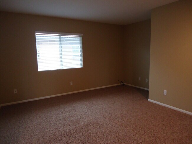 Building Photo - GORGEOUS TWO STORY HOME IN GRANITE HILLS 4 BR, 2.5 BA, 2 CAR GAR