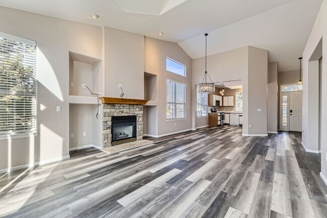 Building Photo - Spacious 4 Bed/ 3 Bath Home with Finished Basement