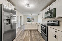 Building Photo - 2220 W Ohio Ave