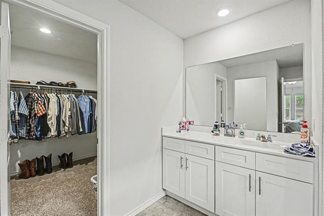 Building Photo - 513 Bronze Cir W