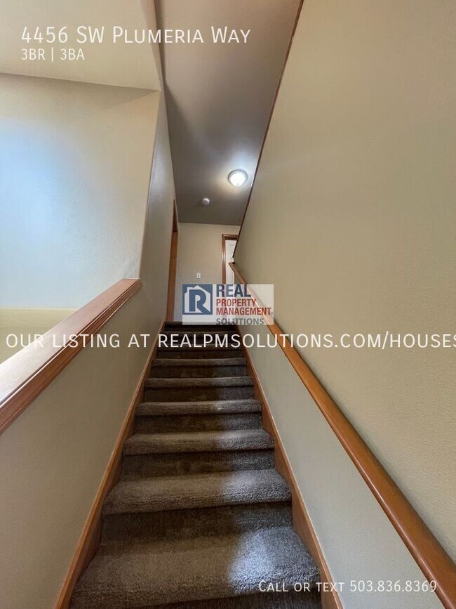 Building Photo - 4456 SW Plumeria Way