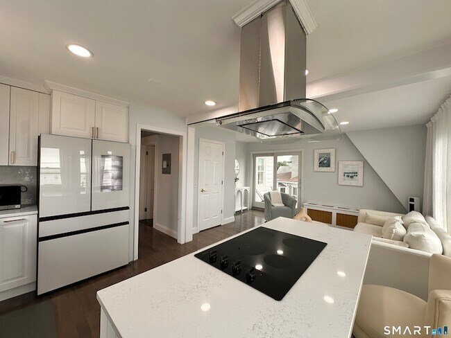 Building Photo - 49 Seaview Ave