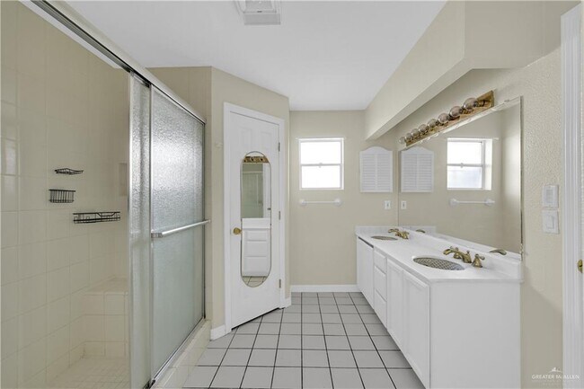 Building Photo - 25 N 1st St