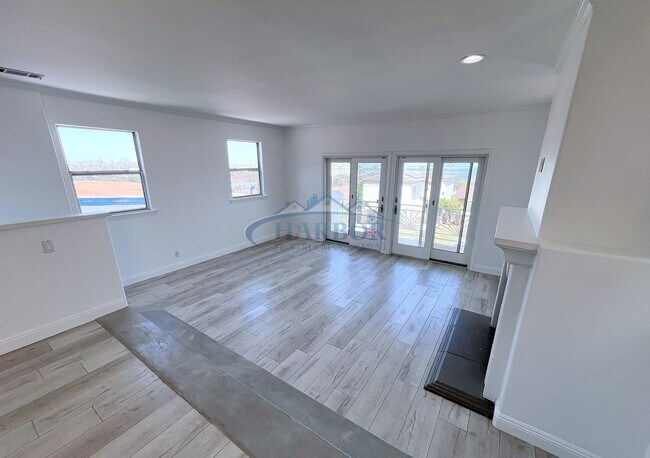 Building Photo - 3507 S Kerckhoff Ave