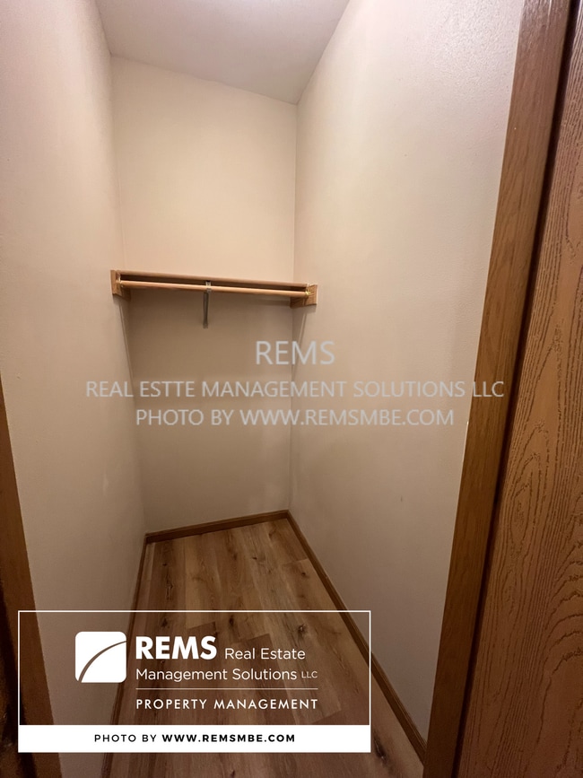 Building Photo - 33 Grand Canyon Dr