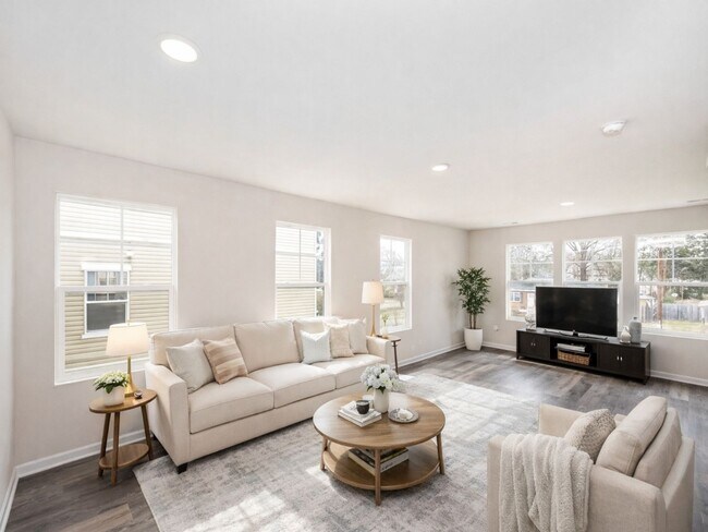 Building Photo - 3BR Townhome • Brand-New Build • Garage Parking