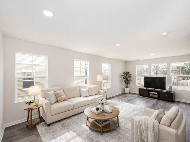 Building Photo - Brand New Townhome | 3 BR/3.5BA | 1-Car Garage | Near Downtown Mooresville