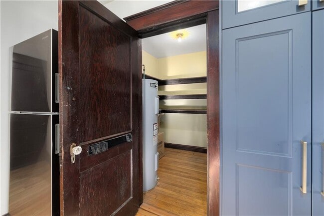 Building Photo - 31 Cranston Ave