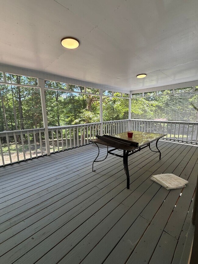 Building Photo - Incredible Home in New Kent County
