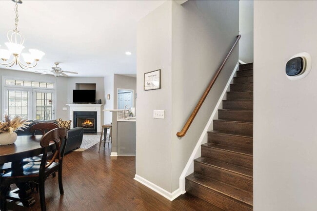 Building Photo - Charming 3-Bed/3.5 Bath Townhouse with 211...