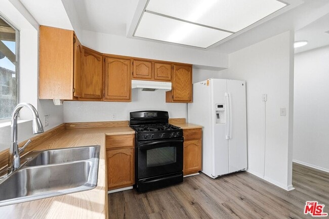 Building Photo - 11180 Tujunga Canyon Blvd