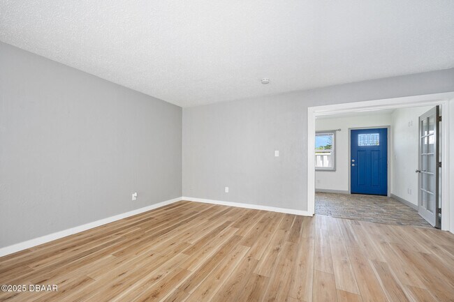Building Photo - 56 Chippingwood Ln