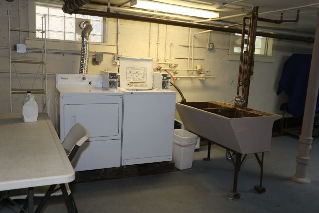 Building Photo - 5535 N Campbell Ave