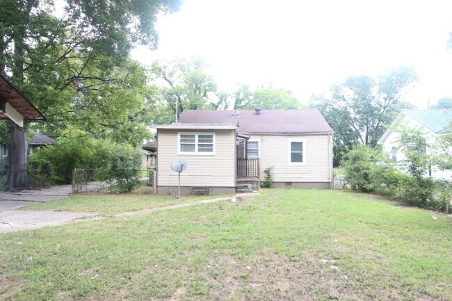 Building Photo - 224 69th Pl N