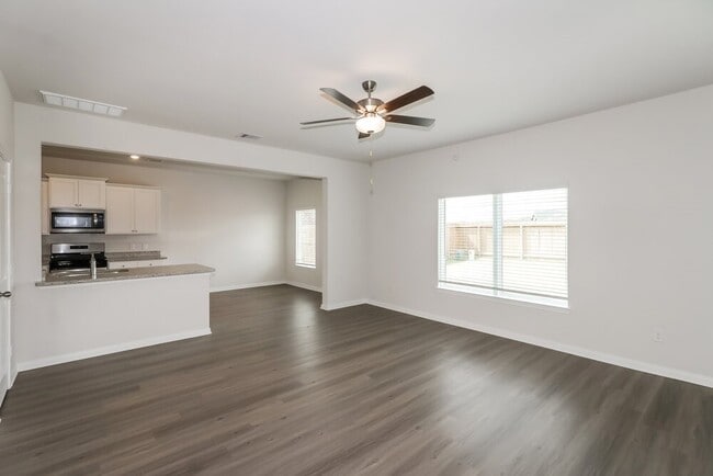 Building Photo - 428 Beechwood Hacienda Dr