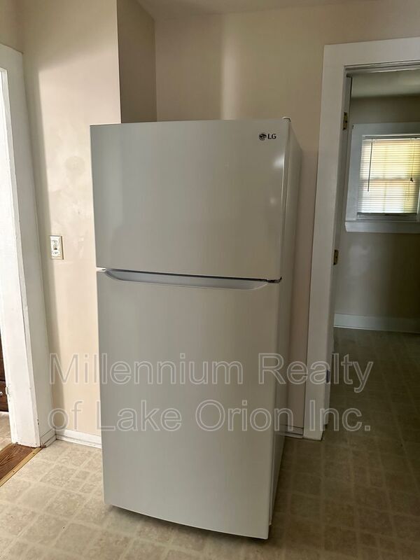 Building Photo - 709 W Dryden Rd