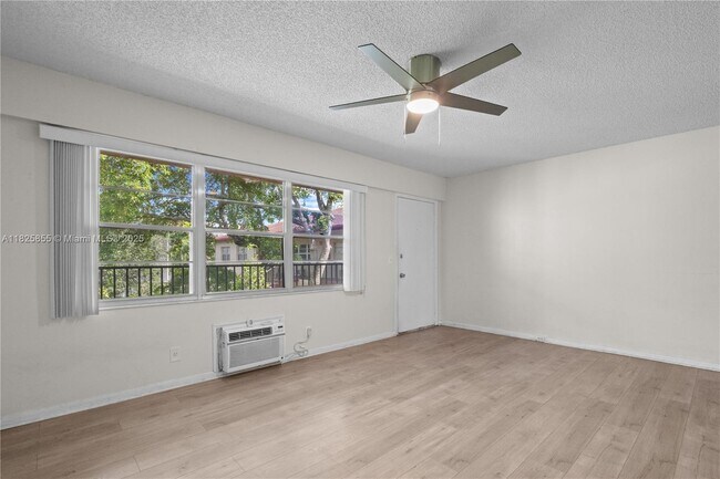 Building Photo - 100 SW 132nd Way