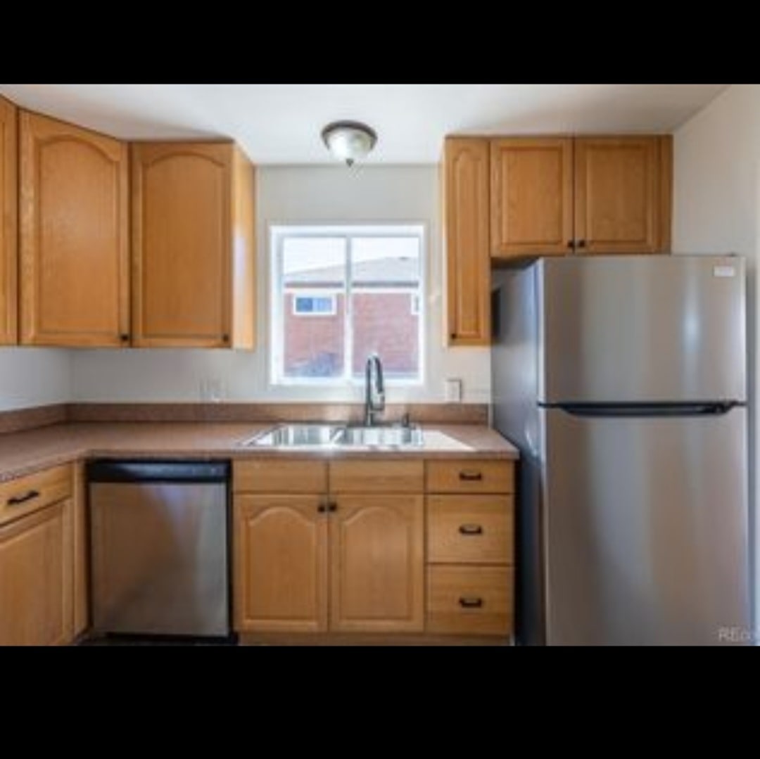 Building Photo - 10454 Grant Dr