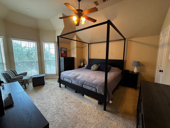 Building Photo - Sophisticated 2/2.5/2 Condo In Gated Commu...