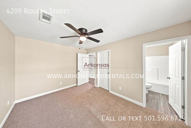 Building Photo - 4209 Rogers St